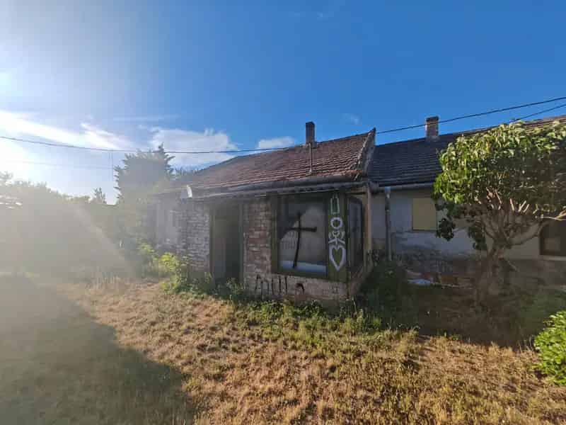 Ház Kiadó , Esztergomi járás, Dunántúl