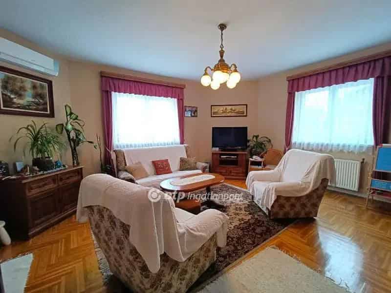 Ház Kiadó , Budapest, Közép-Magyarország