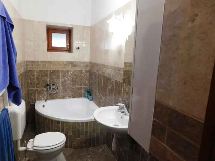 Ház Kiadó , Kaposvár, Dunántúl
