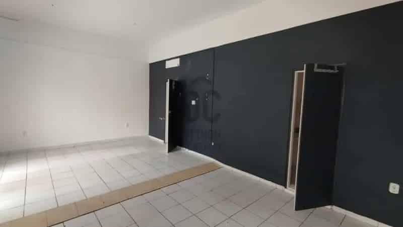 Devecseri eladó kereskedelmi ingatlan, UZ016888