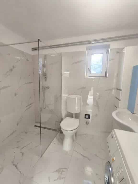 Ház Kiadó , Budapest, Közép-Magyarország