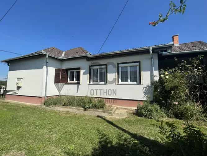 Lentii eladó családi ház, H493053