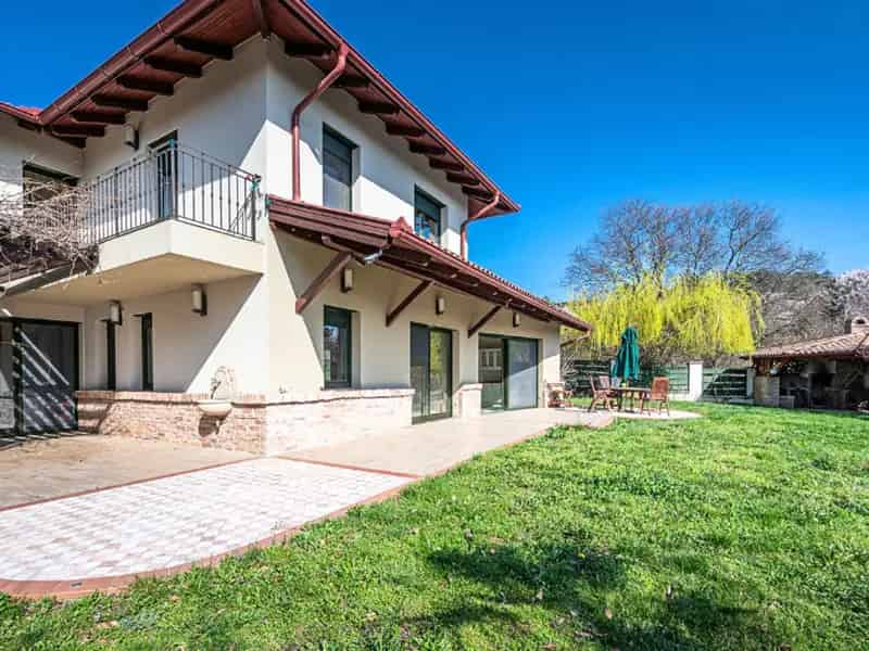 Mediterrán stílusú ház a budaörsi  Naphegyen