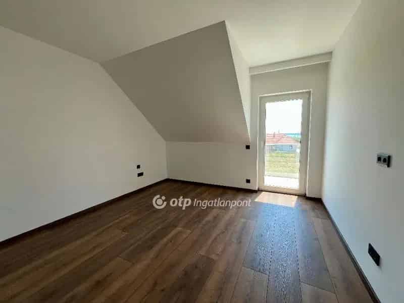 Ház Kiadó , Balatonfüredi járás, Dunántúl