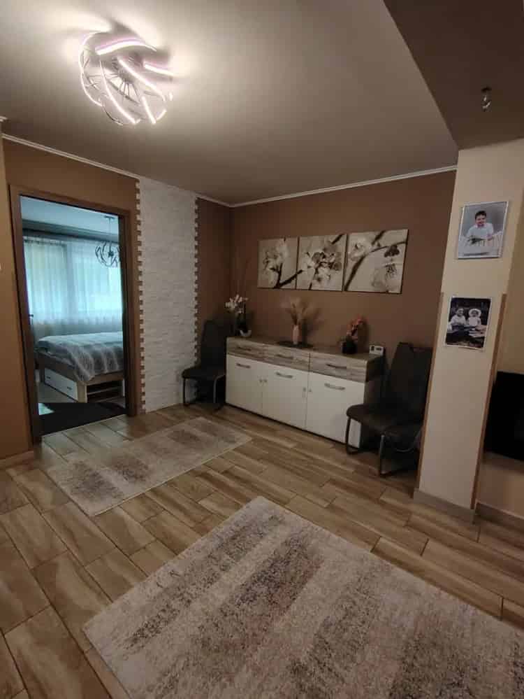 Ház Kiadó , Dunaújvárosi járás, Dunántúl
