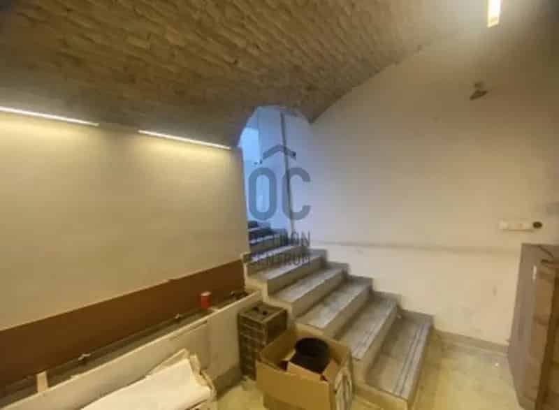 Üzleti célú Kiadó , Budapest, Közép-Magyarország