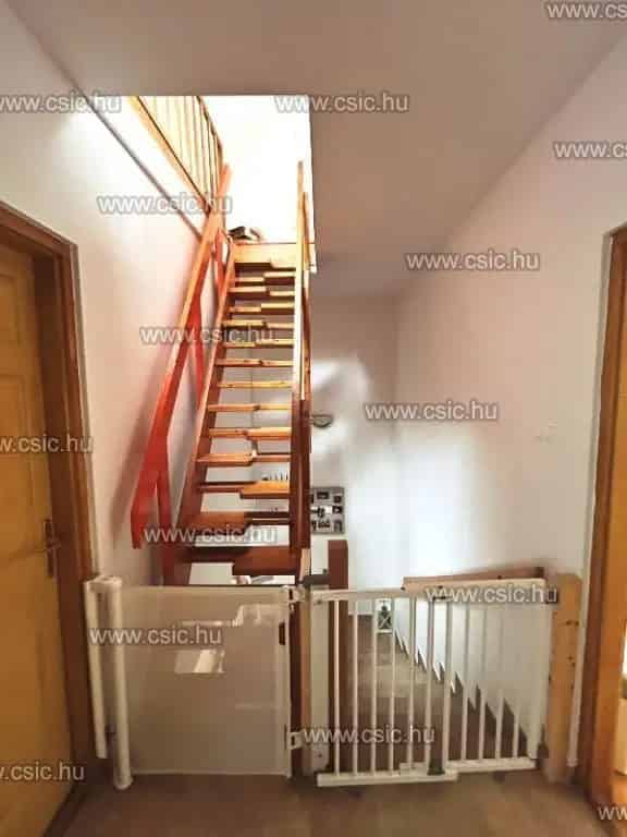 Ház Kiadó , Budapest, Közép-Magyarország