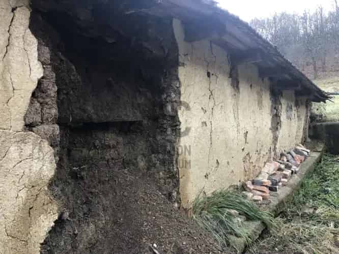 Hollókői eladó vályogház 1801 m2 telekkel panorámával