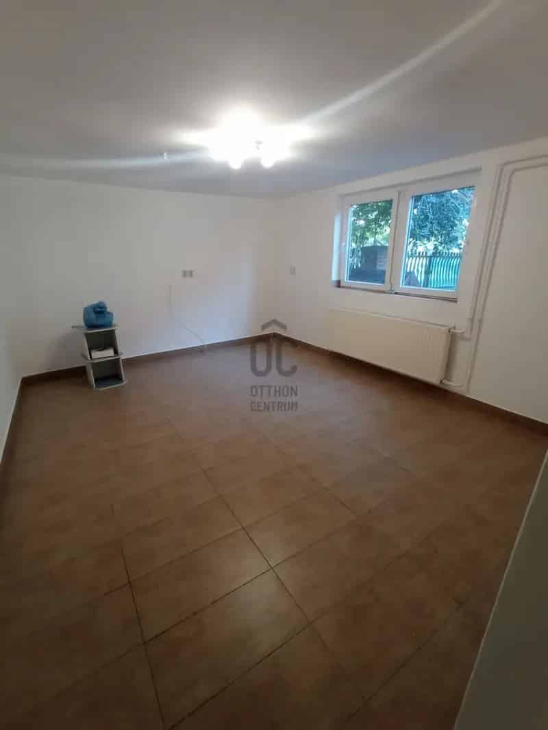 Ház Kiadó , Monori járás, Közép-Magyarország
