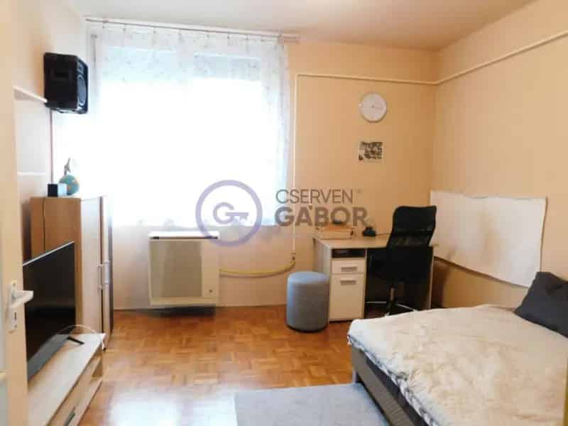 Lakás Kiadó , 16, Kálvin tér, Debrecen, Alföld és Észak