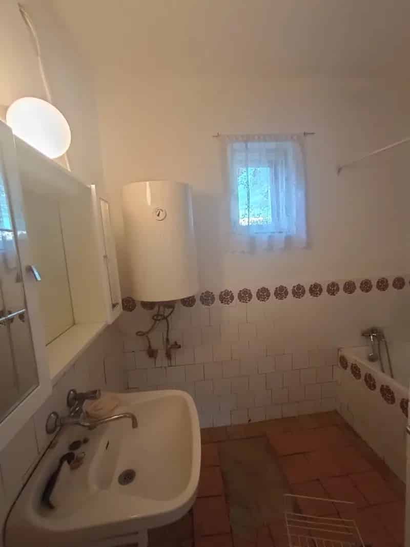 Ház Kiadó , Székesfehérvári járás, Dunántúl