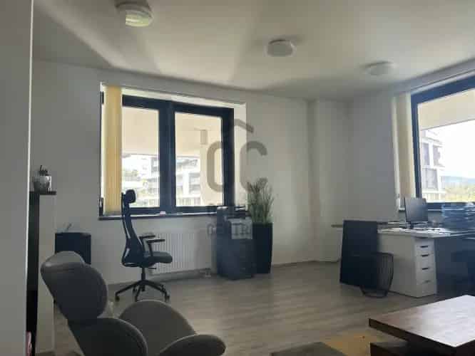 Budapest IV. kerületi kiadó kereskedelmi ingatlan, UZ018440