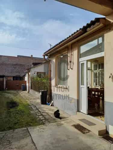 Esztergomi eladó családi ház, DHZ017195