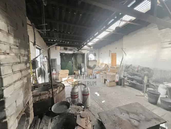 Budapest XXI. kerületi eladó kereskedelmi ingatlan, UZ018318