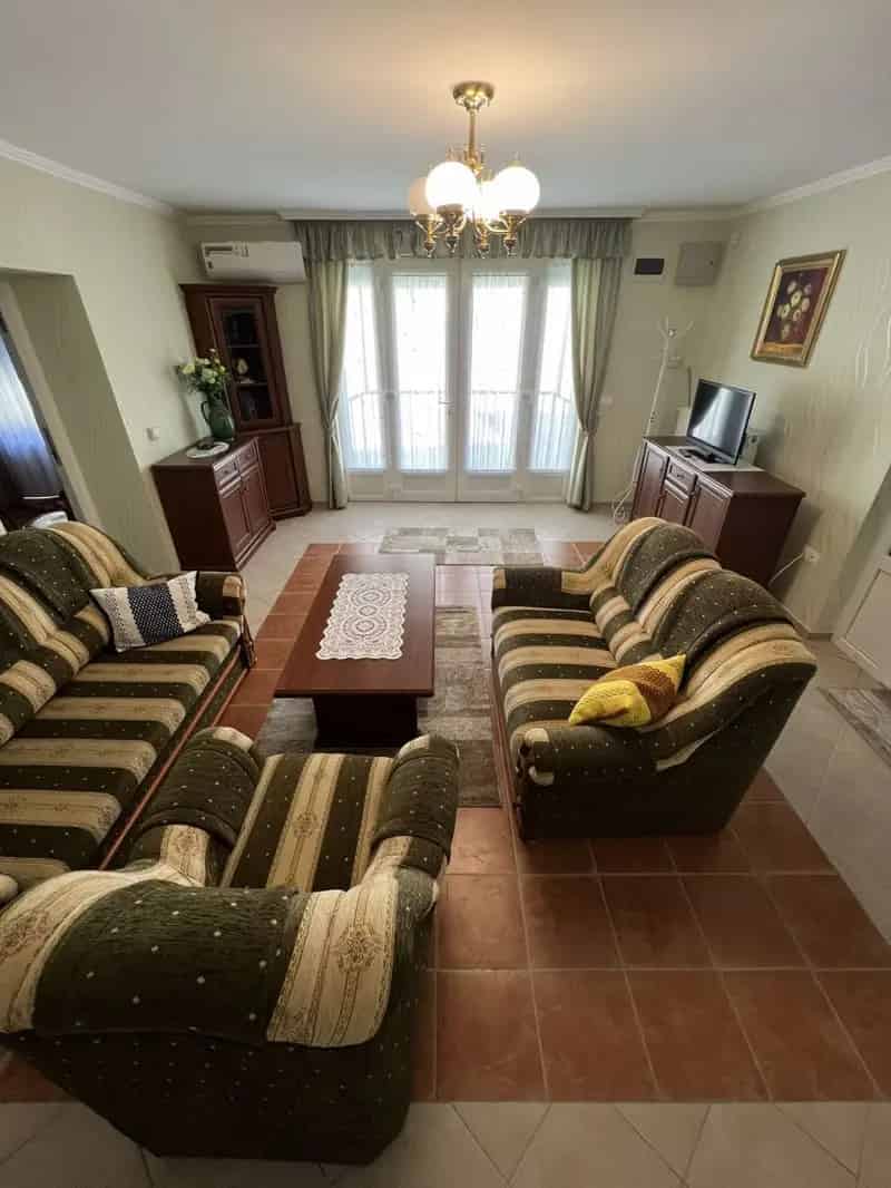 Eladó családi ház Szomolyán - bútorozott, azonnal költözhető