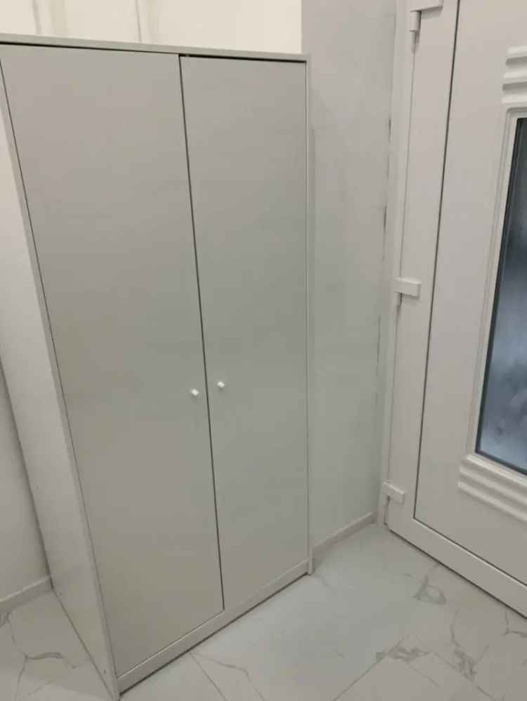 VII kerulet Dembinszky utca 31nm-es felujitott 1 1galerias lakás kiado