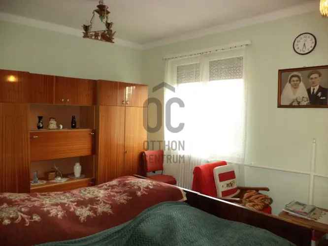 Székesfehérvári eladó családi ház, DHZ037447