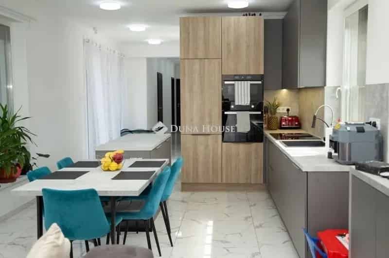 155 m2-es családi ház 852 m2-es telekkel eladó