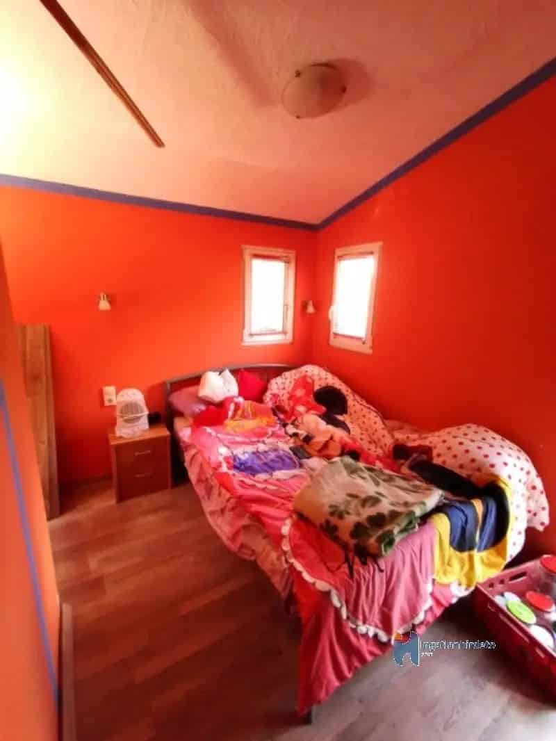 Ház Kiadó , Váci járás, Közép-Magyarország