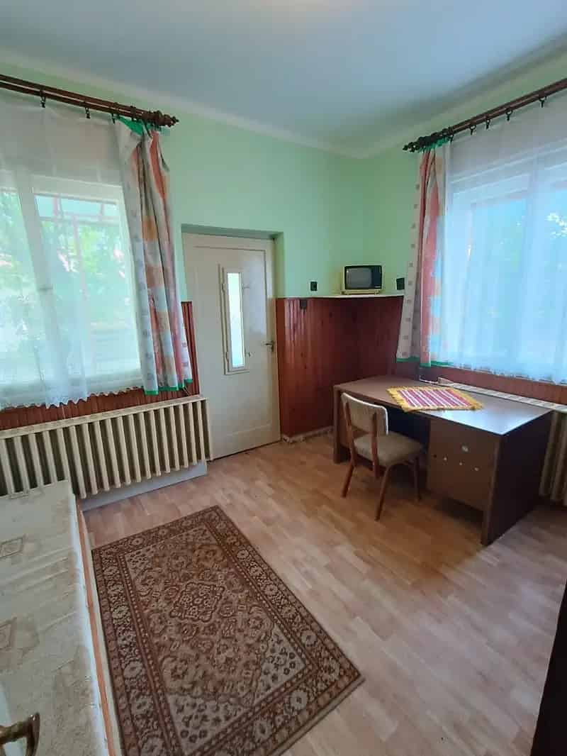 Ház Kiadó , Székesfehérvári járás, Dunántúl