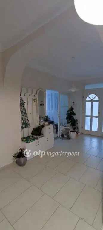 Ház Kiadó , Pápai járás, Dunántúl