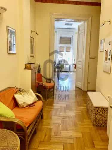 Budapest II. kerületi eladó kereskedelmi ingatlan, UZ018667