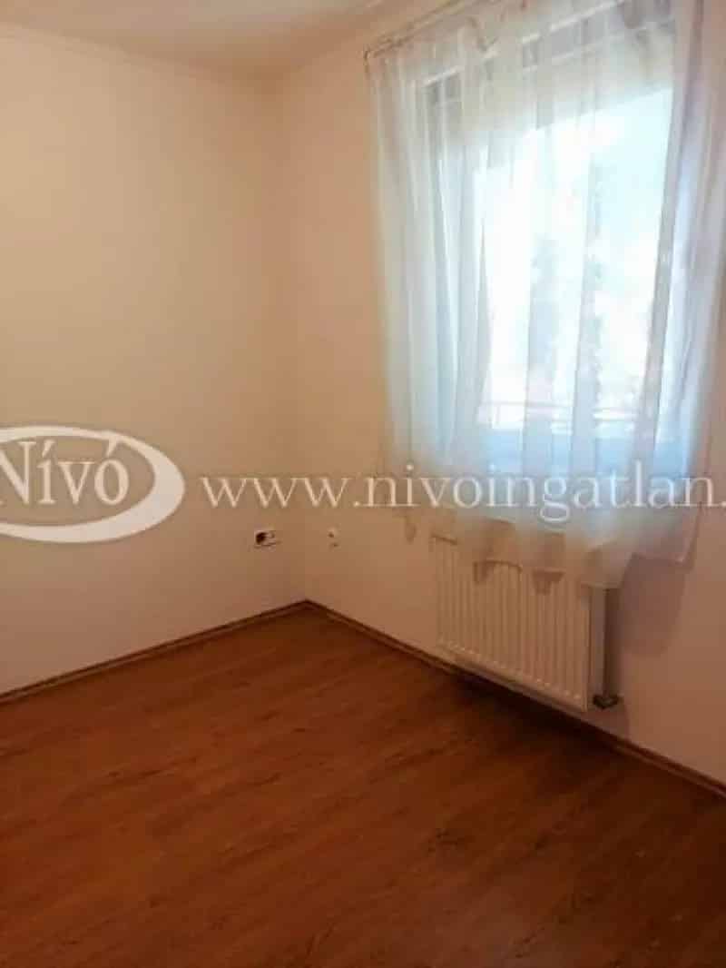 Veszprém Belváros 47m2-es Lakás Kiadó 2 Főnek