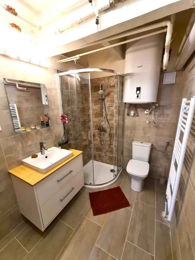 Üzleti célú Kiadó , Budapest, Közép-Magyarország