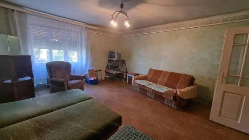 Ház Kiadó , Ceglédi járás, Közép-Magyarország