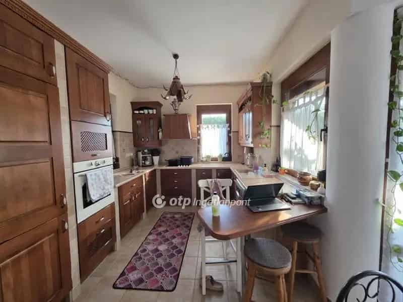 Ház Kiadó , Budapest, Közép-Magyarország