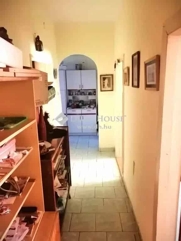 Lakás Eladó , Komló, Dunántúl