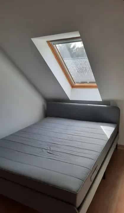 Gödöllő 2 szobás felújított lakás udvari parkolóval