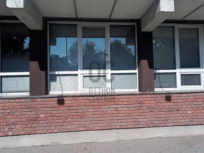 Komáromi eladó kereskedelmi ingatlan, UZ014443