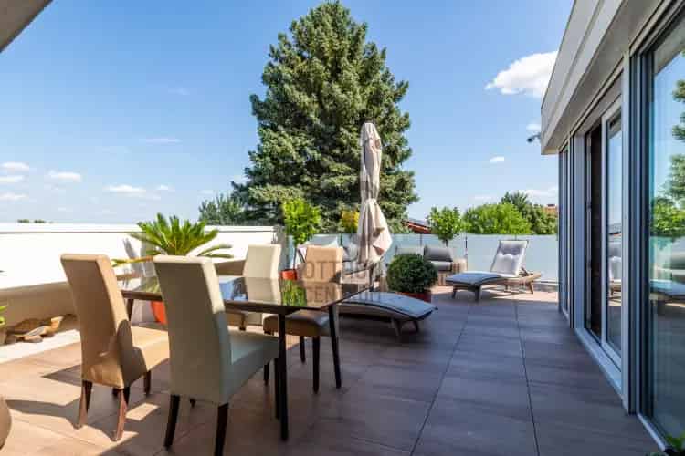 Budapest III kerületi eladó ikerház penthouse panorámával