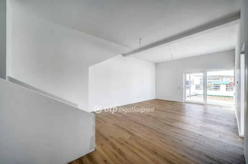 Ház Kiadó , Gödöllői járás, Közép-Magyarország