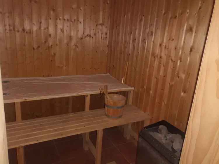 220 m2-es családi ház dupla telekkel E
den