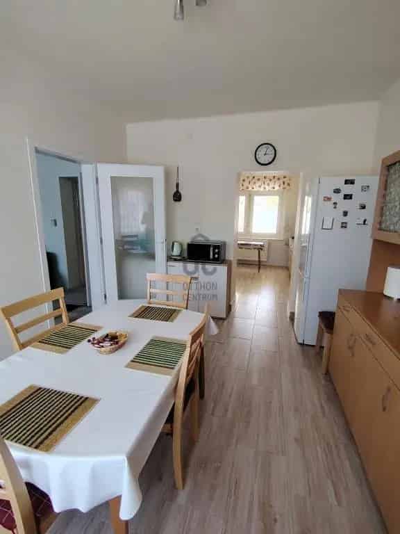 Ház Kiadó , Budapest, Közép-Magyarország