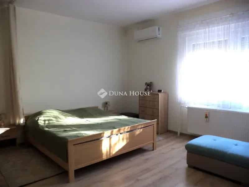 Ház Kiadó , Martonvásári járás, Dunántúl