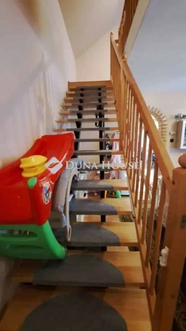 Ház Kiadó , Monori járás, Közép-Magyarország