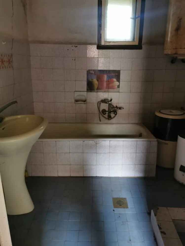 Ház Kiadó , Csemő, Közép-Magyarország