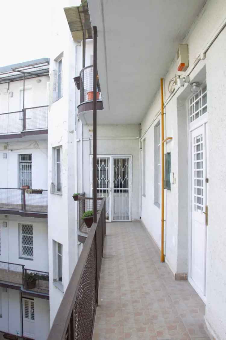 80m2-es felújított lakás kiadó Budapest I. kerületben