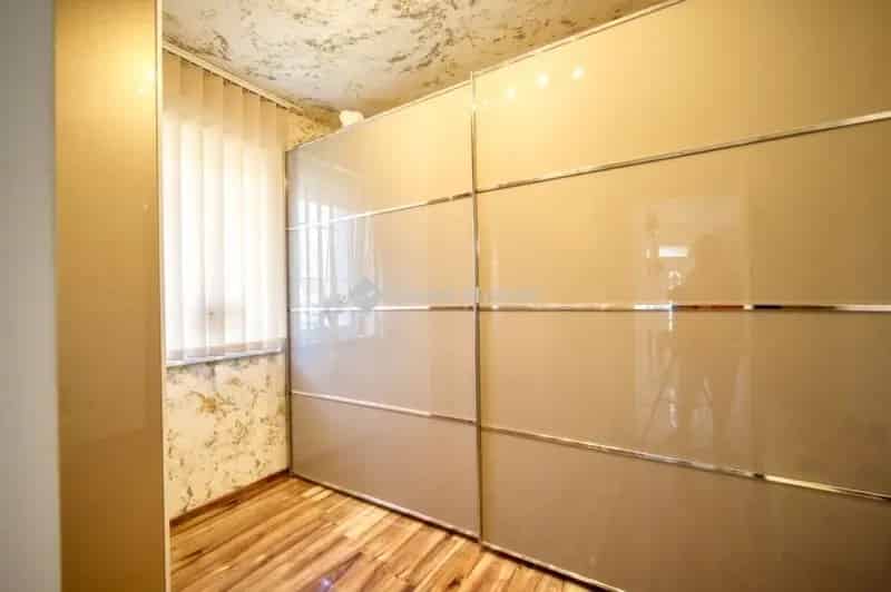 Luxus 307nm-es családi ház Budapesten 862nm-es kerttel medence wellness