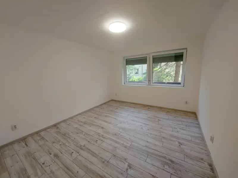 Ház Kiadó , Budapest, Közép-Magyarország