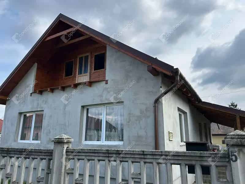 Ház Kiadó , Monori járás, Közép-Magyarország
