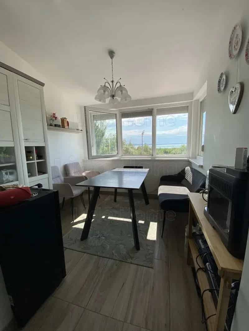 Ház Kiadó , Balatonalmádi járás, Dunántúl