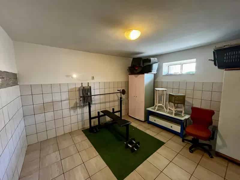 Ház Kiadó , Ceglédi járás, Közép-Magyarország