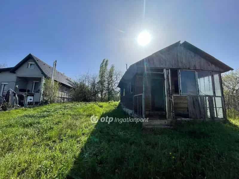 Telek Kiadó , Budapest, Közép-Magyarország