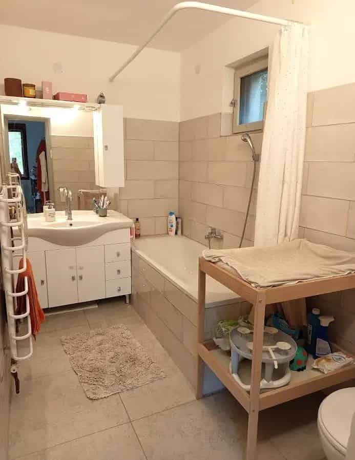 Ház Kiadó , Szentendrei járás, Közép-Magyarország