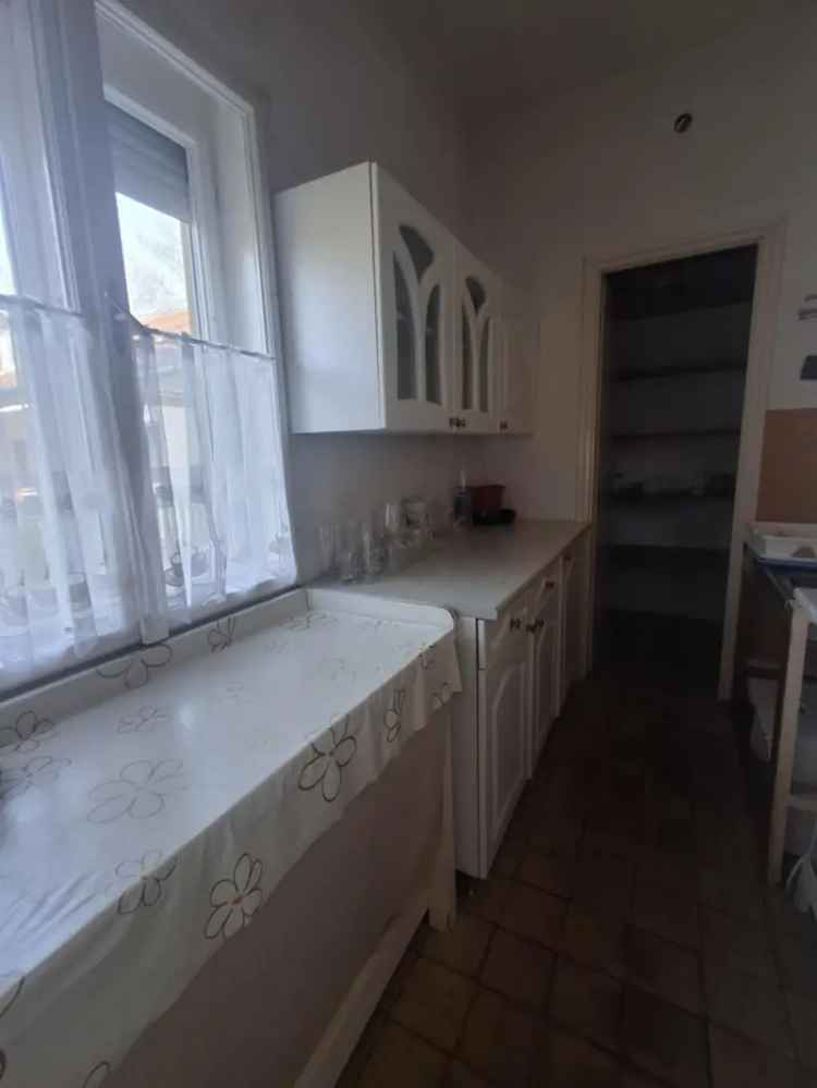 Ház Kiadó , Esztergomi járás, Dunántúl