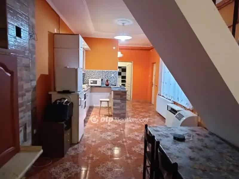Ház Kiadó , Budapest, Közép-Magyarország